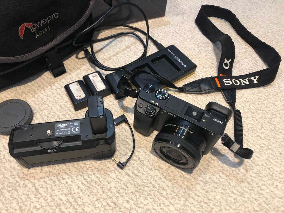 Sony A6300 cameră mirrorless 4K + 3baterii +incarcator rapid + Grip