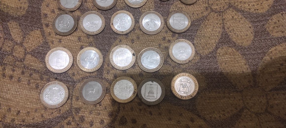 Продам монеты России юбилейные