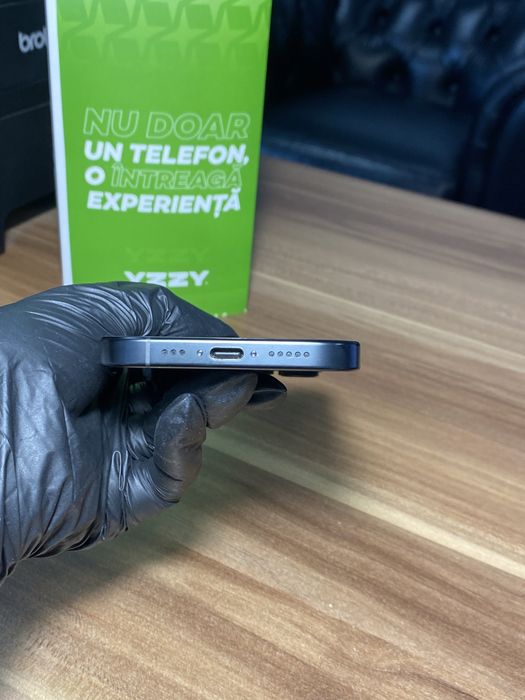 iPhone 16 Pro • 128 GB • Black Titanium