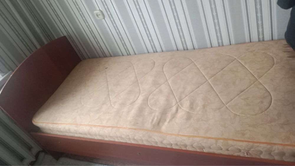 Продам кровать полуторка недорого