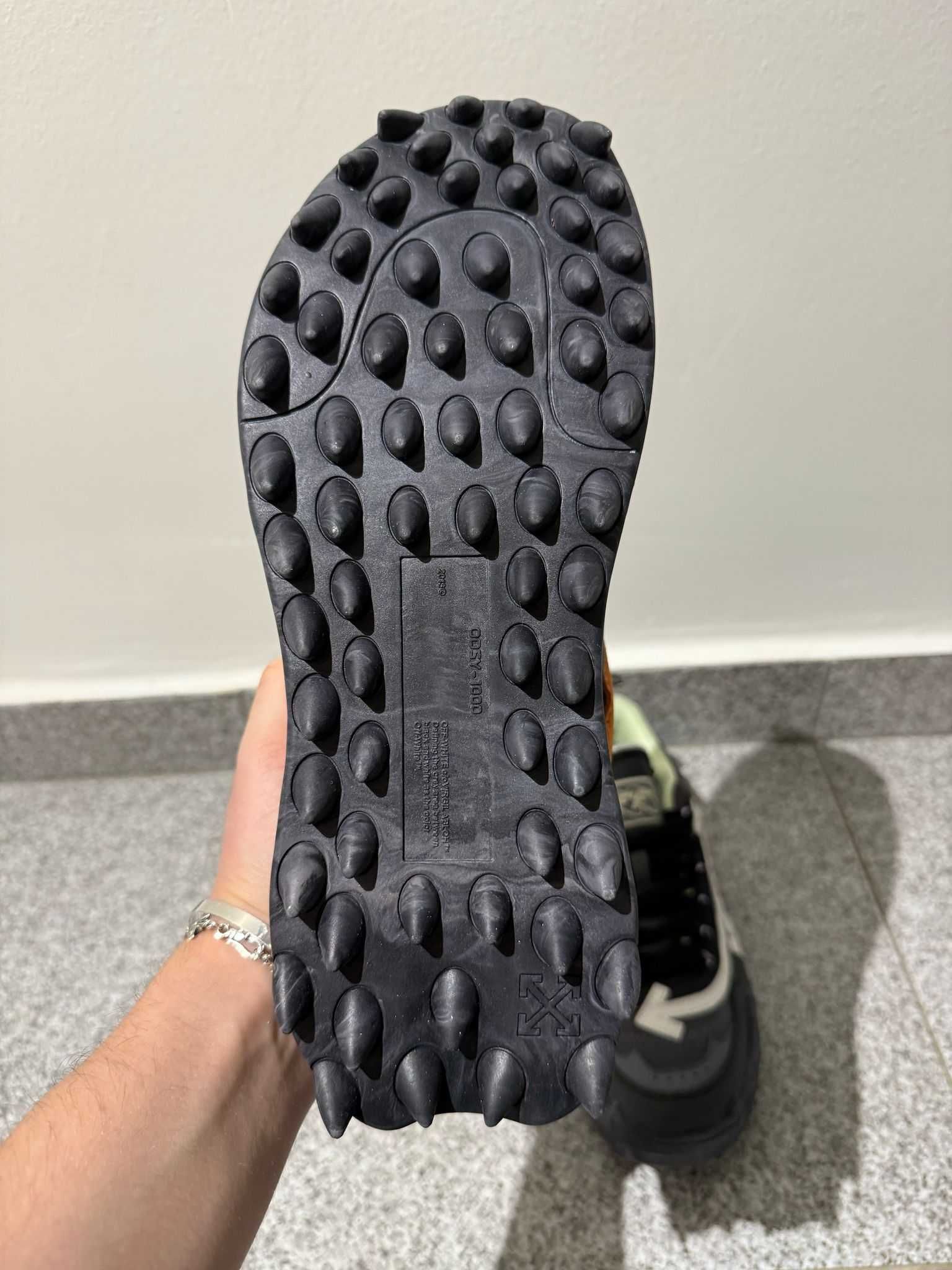 OFF-WHITE Odsy 1000 Dark Grey