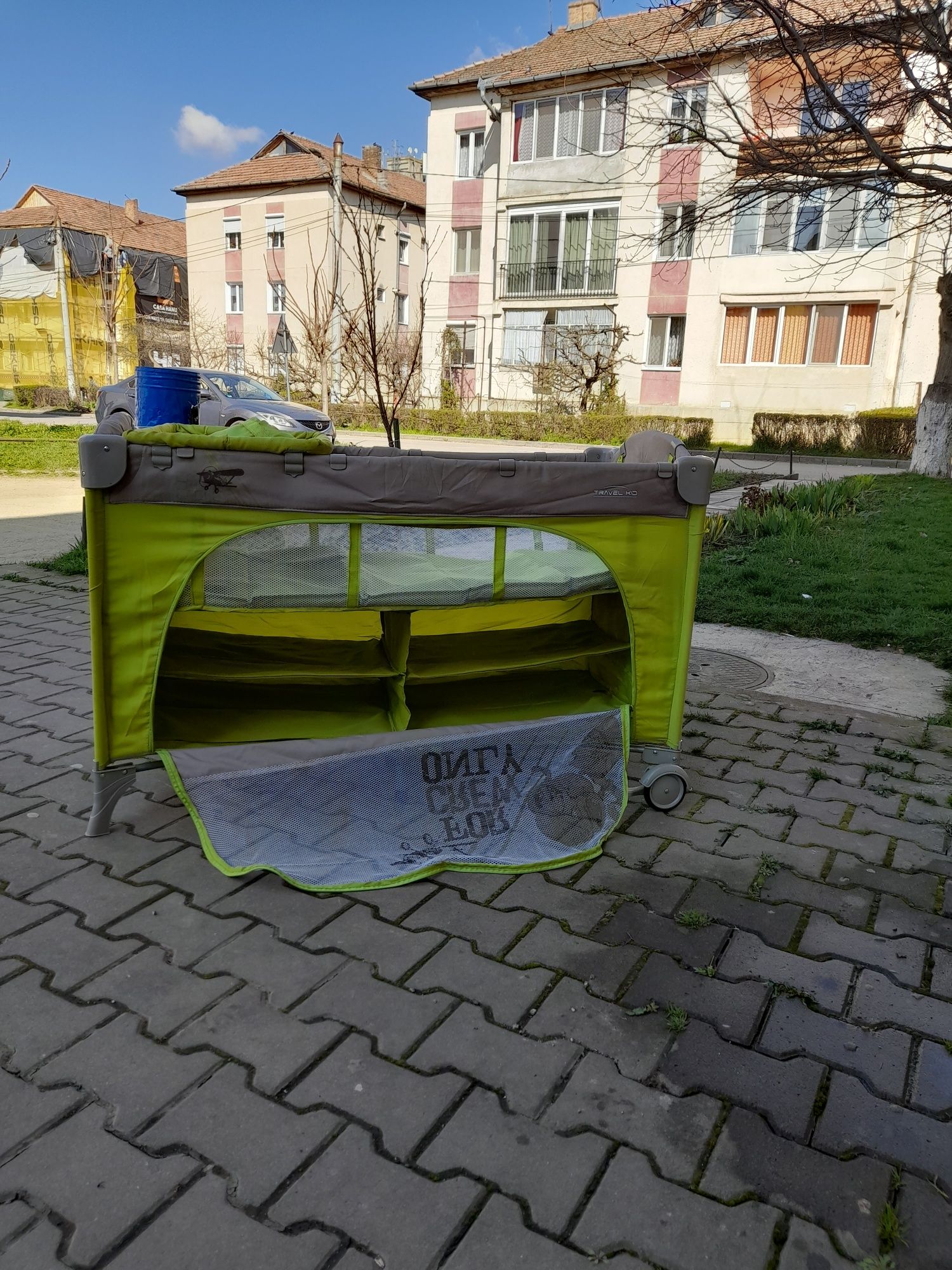 Vand pătuț de copil