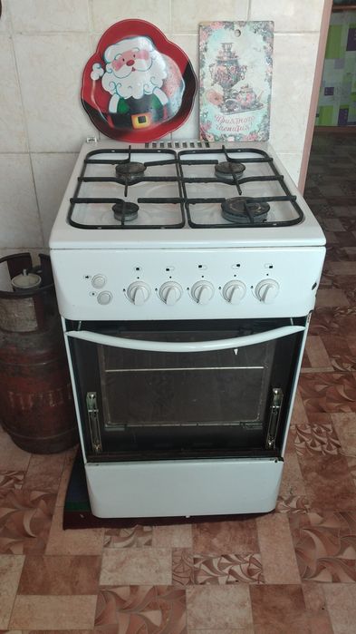 Продаю газовую плиту ,бу ,в хорошем состоянии ,4 комфорки