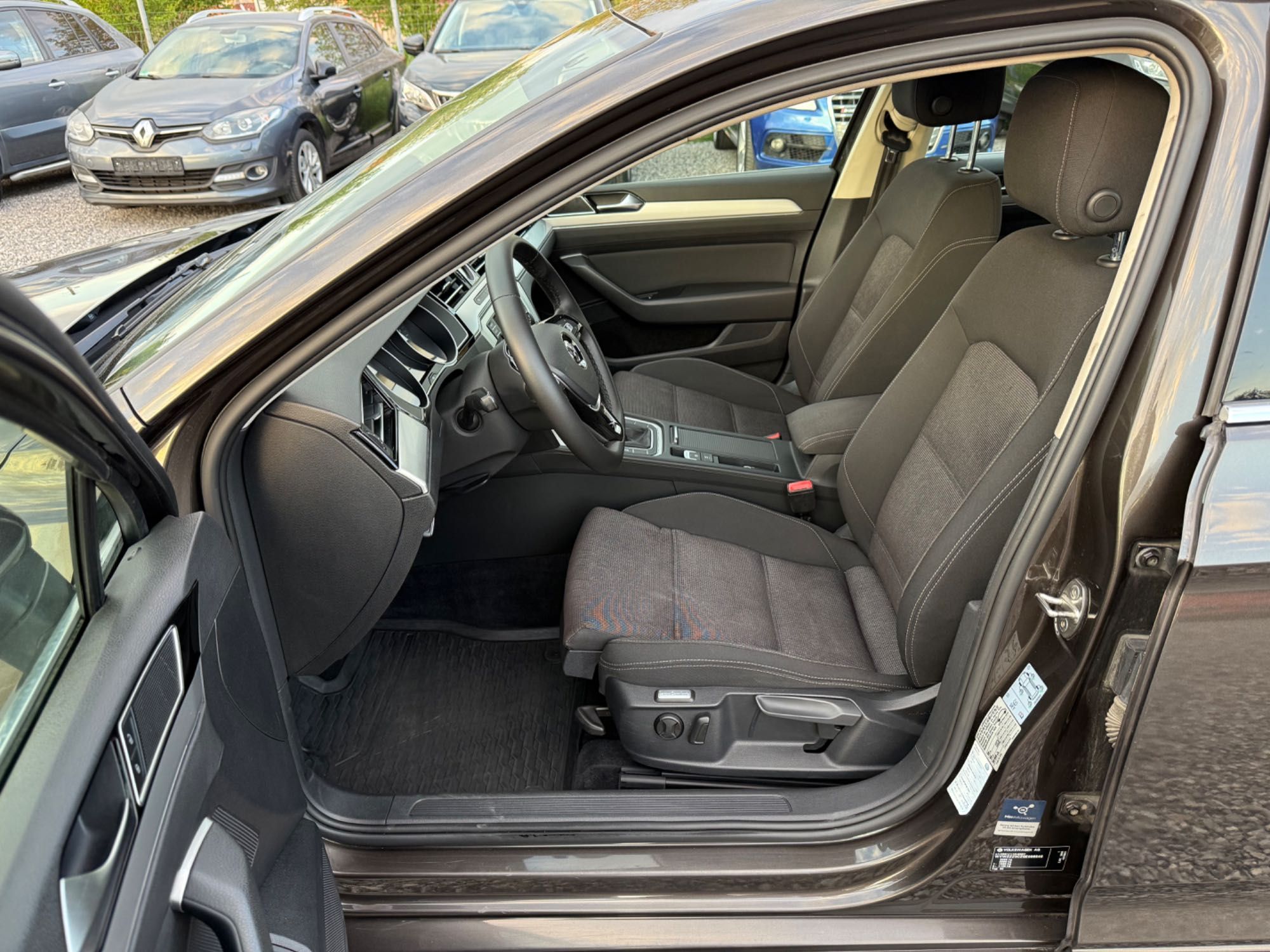 VW Passat (B8)1.8 TSI (180 кс)Keyless/Full Led/Подгрев/Euro6