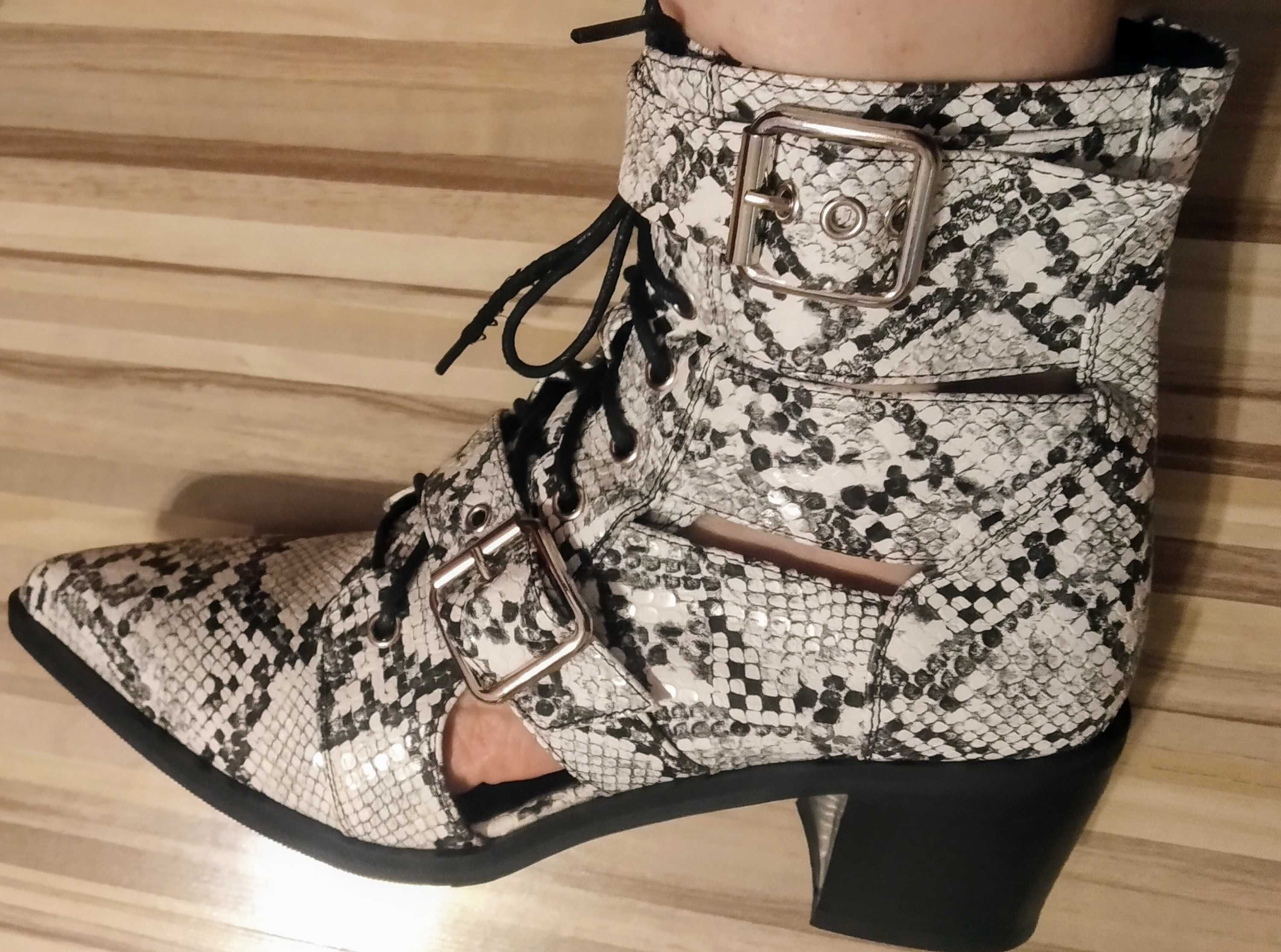 Botine marime 39