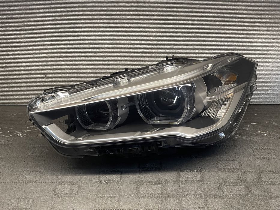 Bmw x1 f48 Far stanga led impecabil