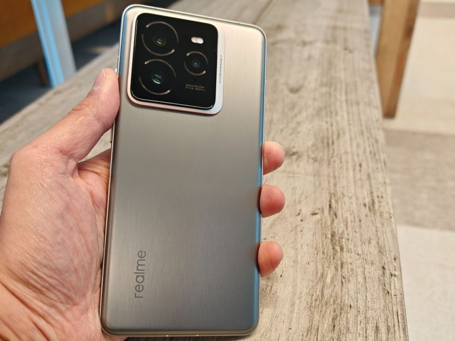 Vând sau Schimb Realme GT 7 PRO Sigilat.
