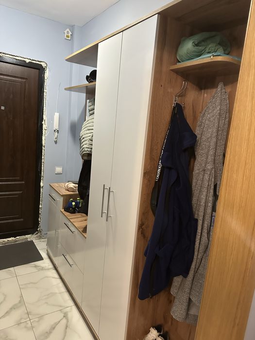 Продам шкаф в прихожую!