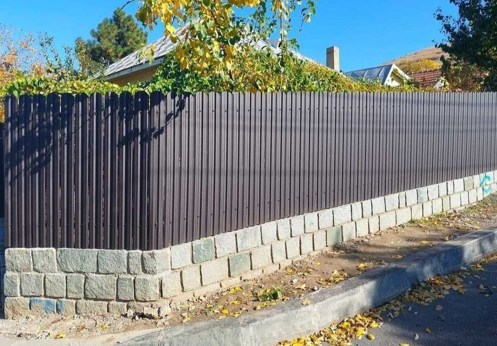 Vând garduri din tablă sau plasa bordurată