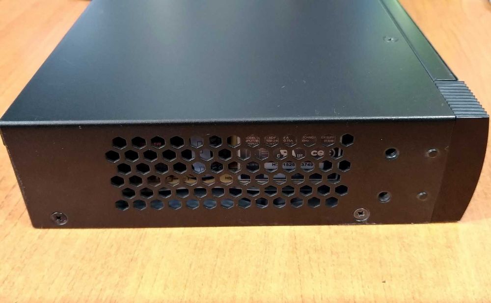 Switch Zyxel GS2210-8, 8 port 10/100/1000 Mbps, 2xGiga RJ45/SFP Layer2