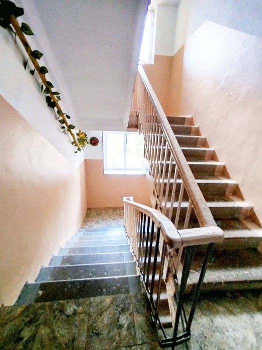 Шахристанская 3 комнатная 2 этаж/аккуратная чистая квартира