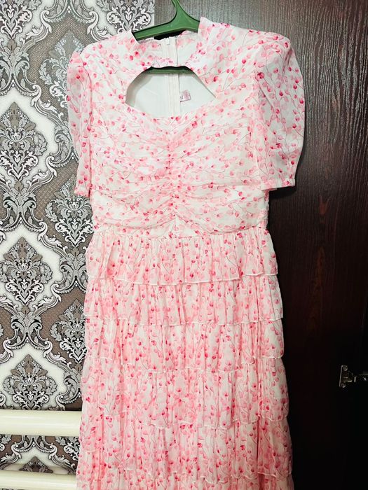 Платья вечерная розовый