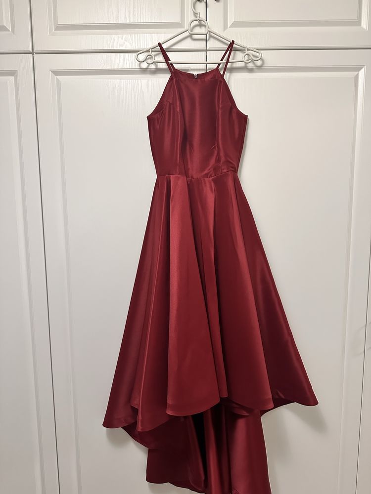 Vând rochie elegantă