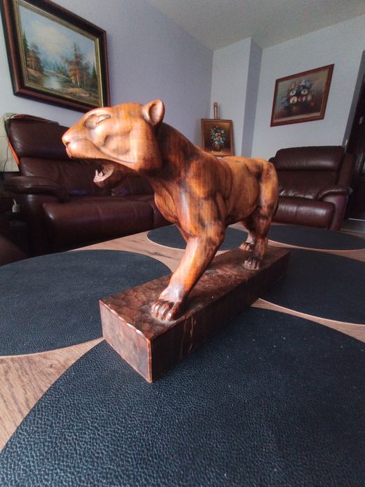 Тигър величие в дърво (44 см)