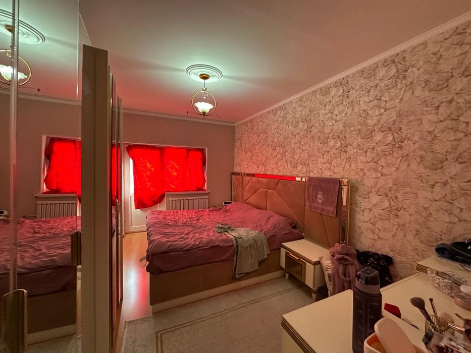 Благоустроенный 2-х этажный дом в микрорайоне "ТАСКЕН", 22,5 сотки.