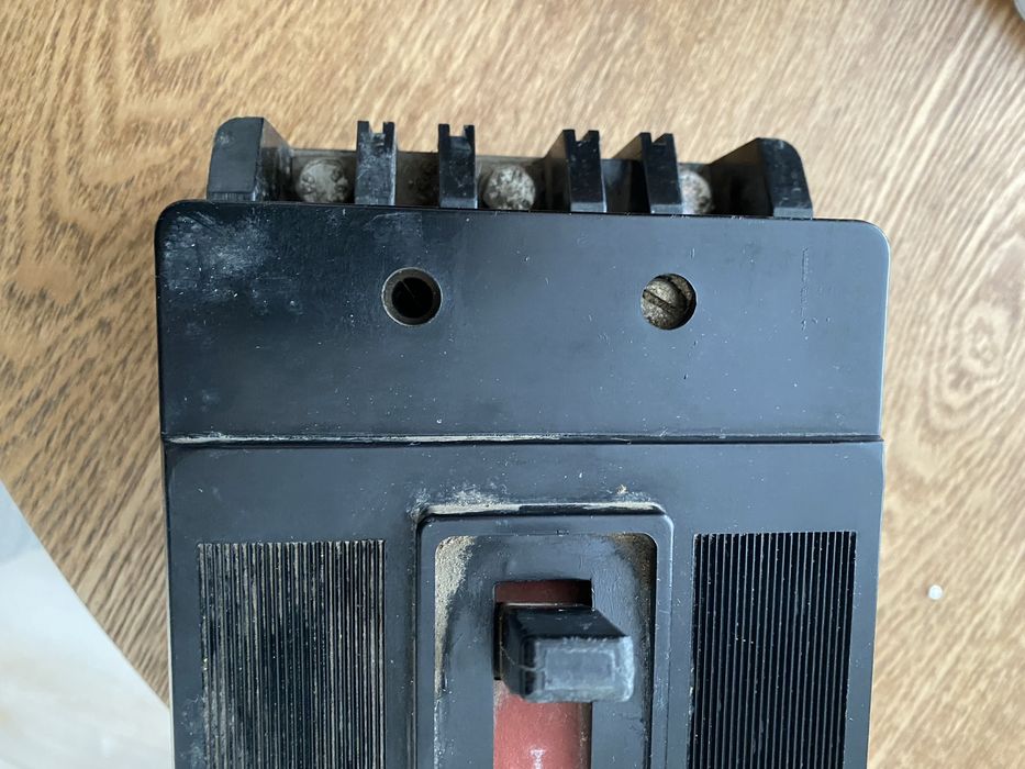 Шалтер от 500V до 200V-300A