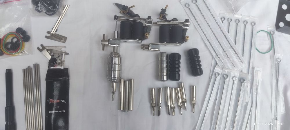 Set pentru tatuaje cu sursă