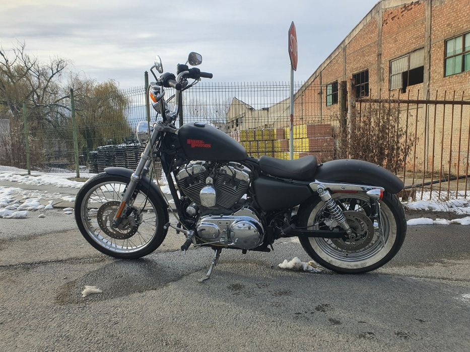 Harley Davidson xl1200v (seventytwo)  .