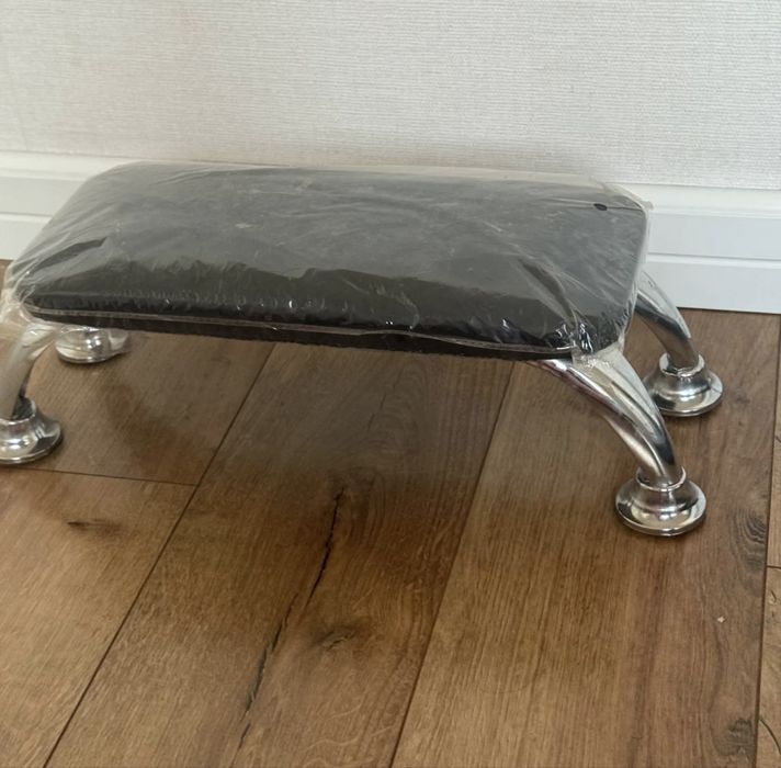 новая подставка для  маникюра