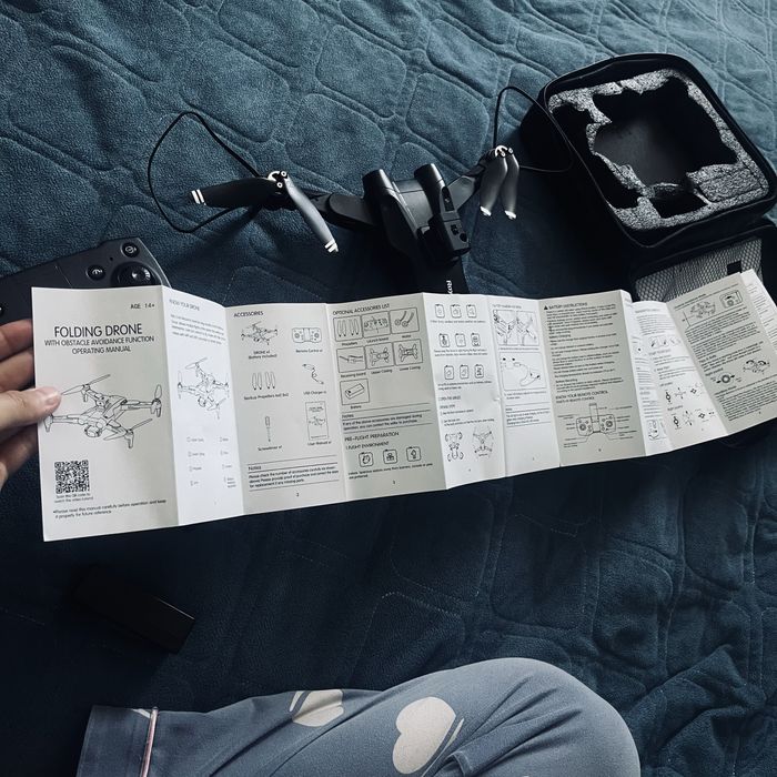 Новый дрон не пользовались летит до 3х килметров в идеальном состояний