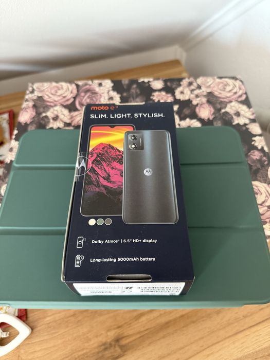 De vanzare telefoane Motorola e13 si Honor x6b noi sigilate