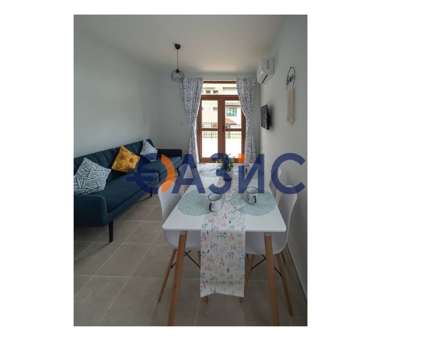 Къща на 3 етажа 320 кв. м. + парцел 500 кв. м., м. Инцараки, Свети