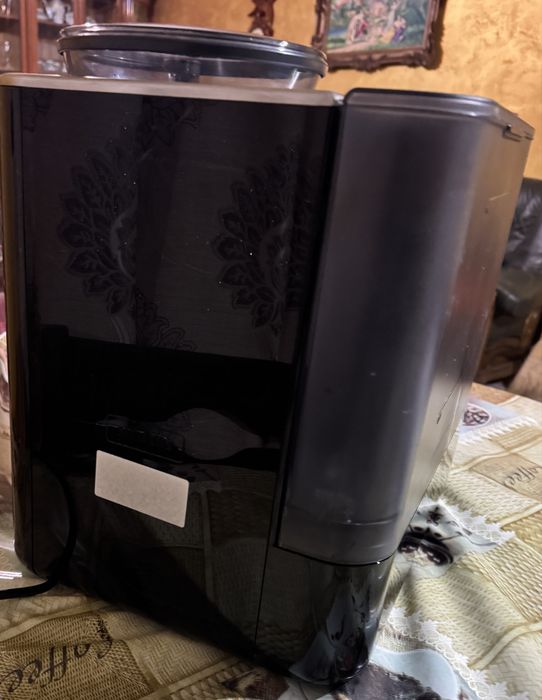 Продавам кафе мащина siemens EQ.8