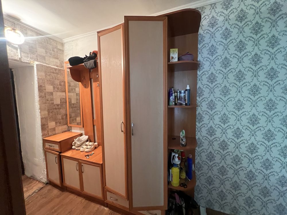 Продаю прихожую- состояние хорошее