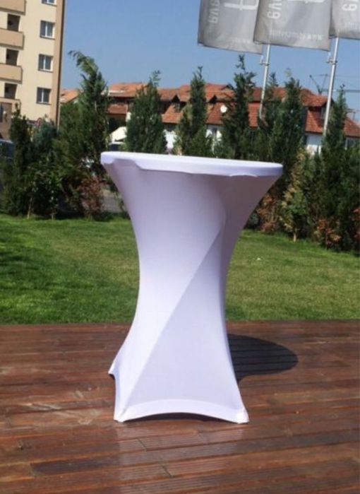 Inchiriez mese cocktail pentru evenimente
