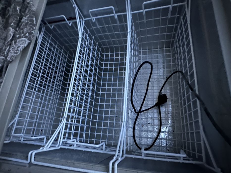 Холодильник морозилка продается