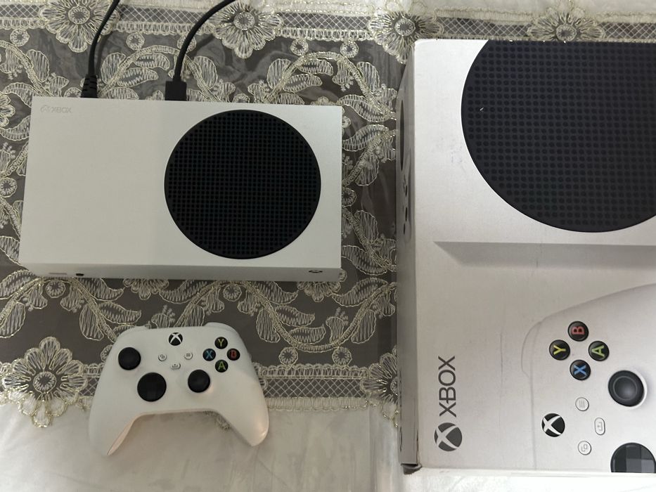 Xbox Series S [Full Box) как новый