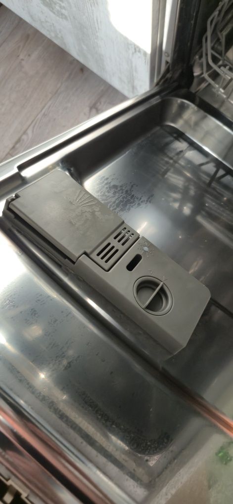 Съдомиялна Midea wqp8-9001b