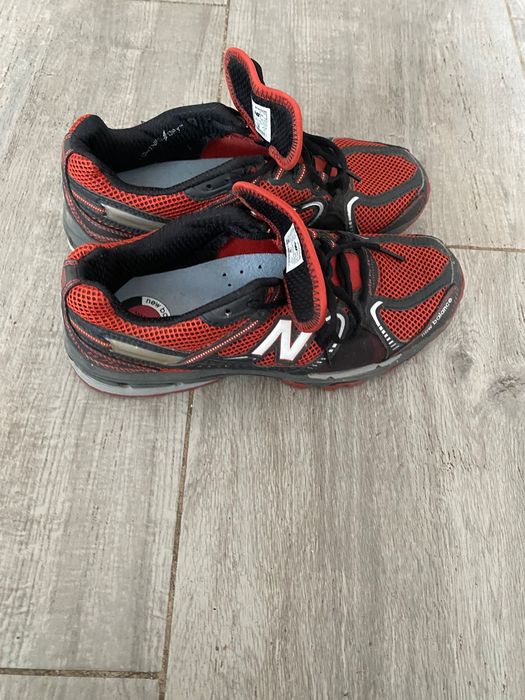 New balance маратонки