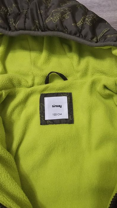 Ватирано яке,размер 122.
Цена 10лв.