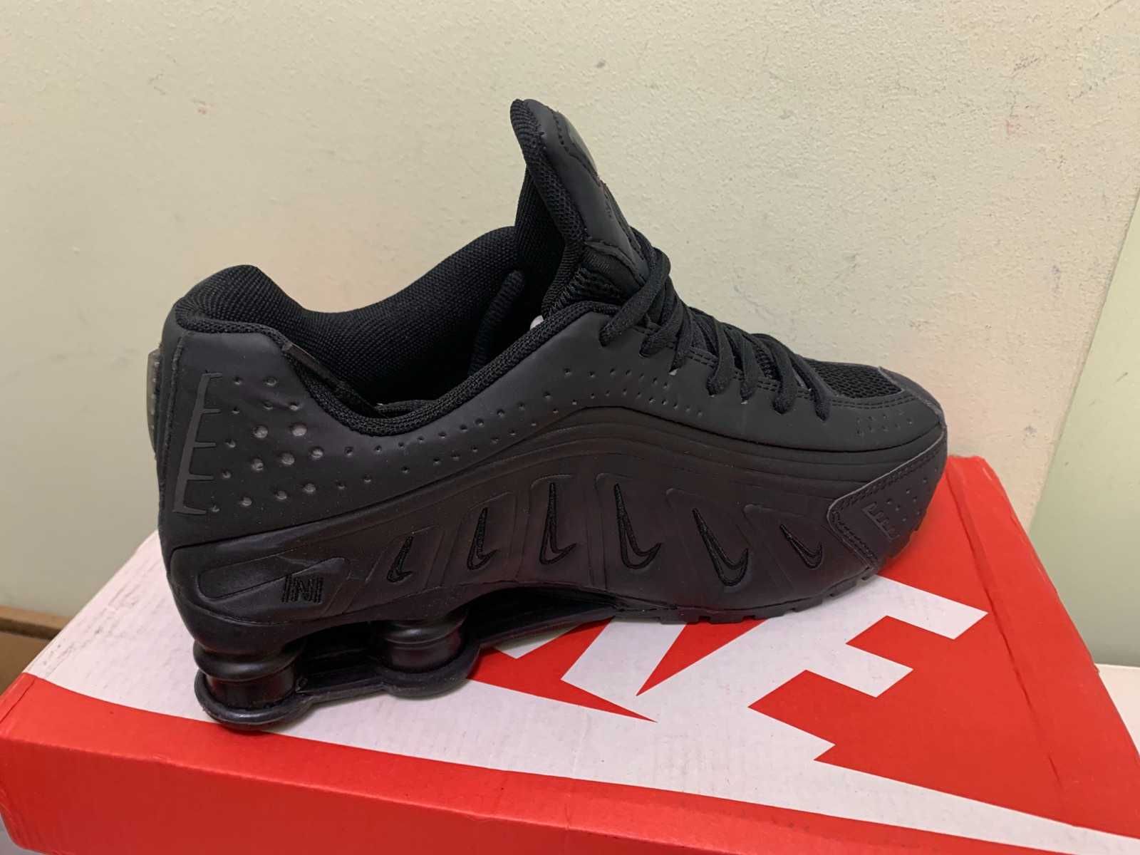 Нови мъжки маратонки Nike Air Max Shox R4 номер 41