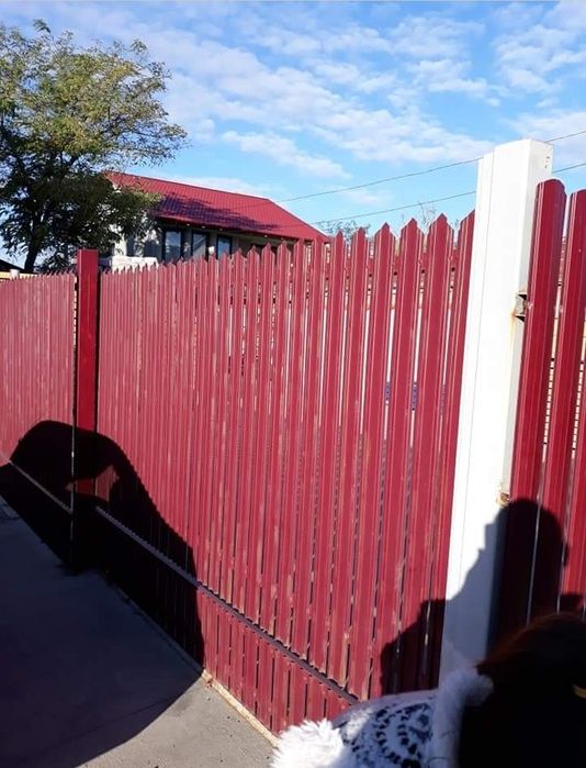 Vând șipcă metalică pentru gard