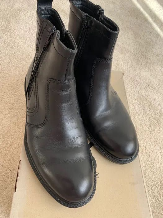 Vând ghete Ecco din piele