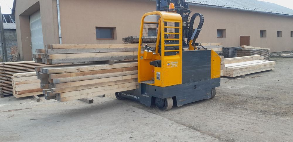 Vând Stivuitor electric 4 direcți Combi Lift