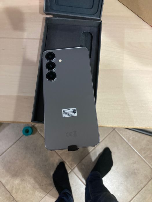 Samsung S25 128gb нов с гаранция