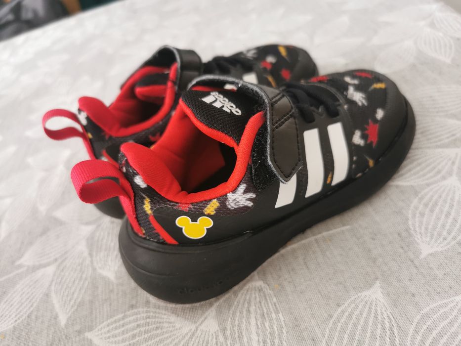 Маратонки за момче Adidas