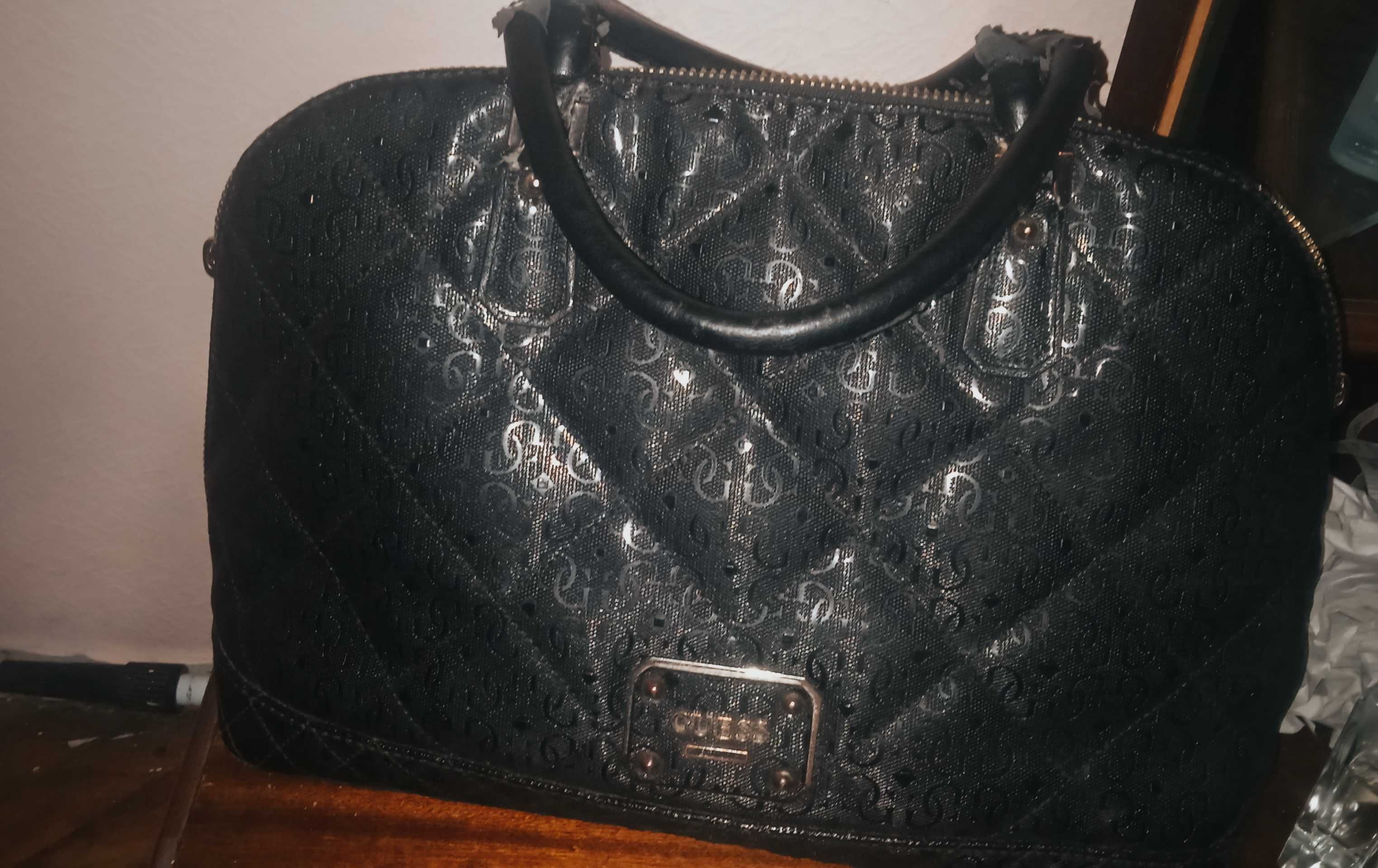 Дамска чанта GUESS Est. 1981