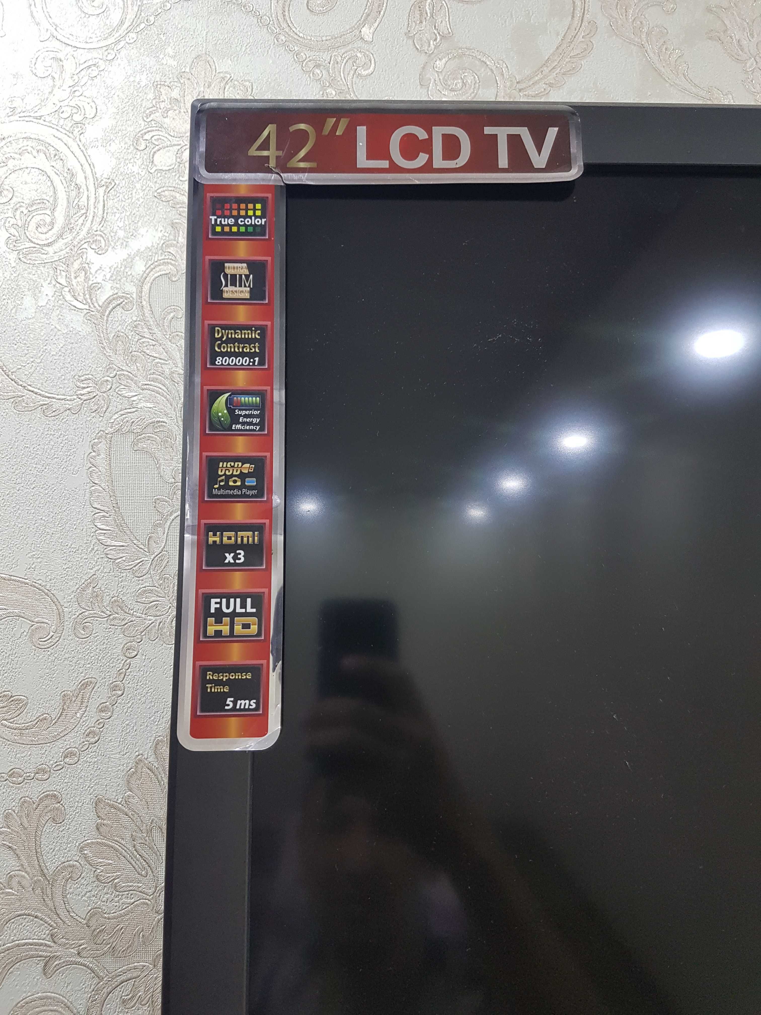 Televizor LCD supra 42