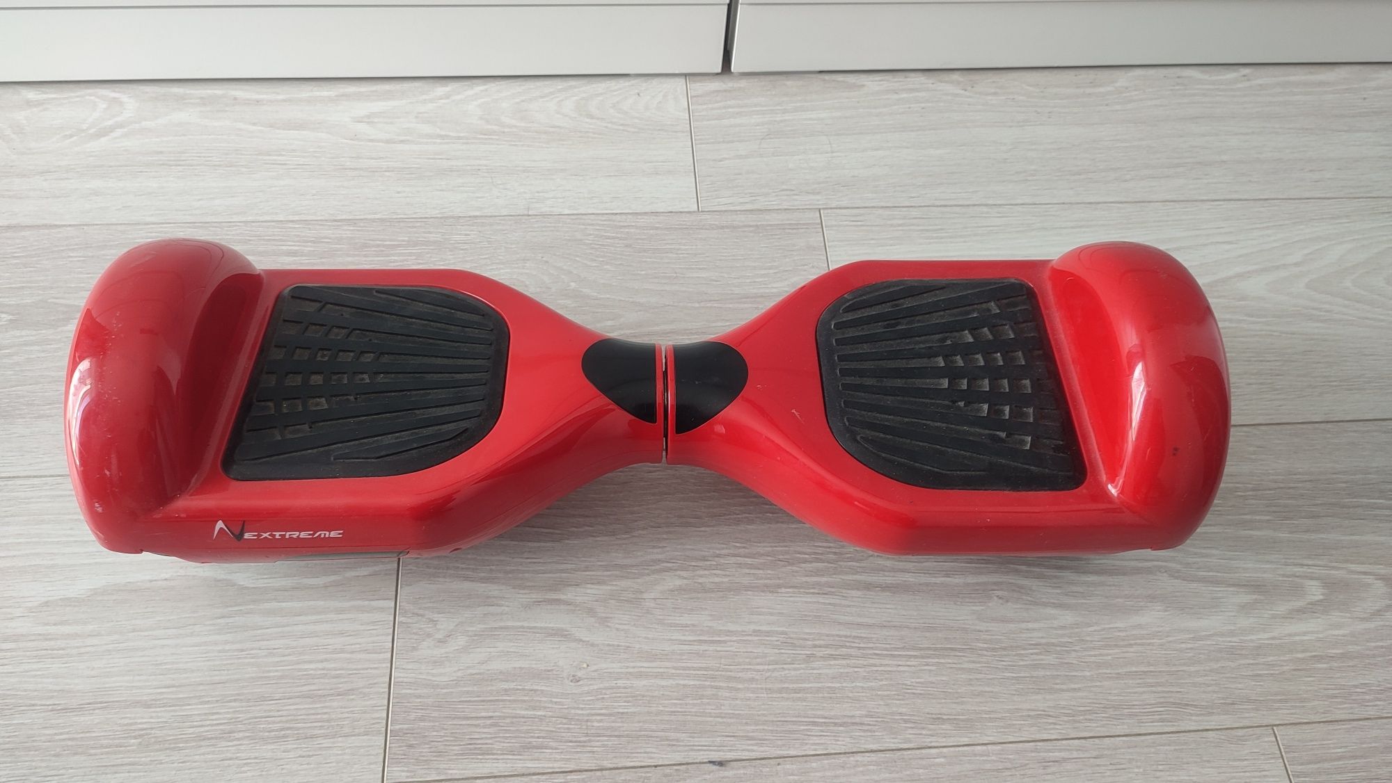 Hoverboard roșu folosit de 4 ori fara incarcator