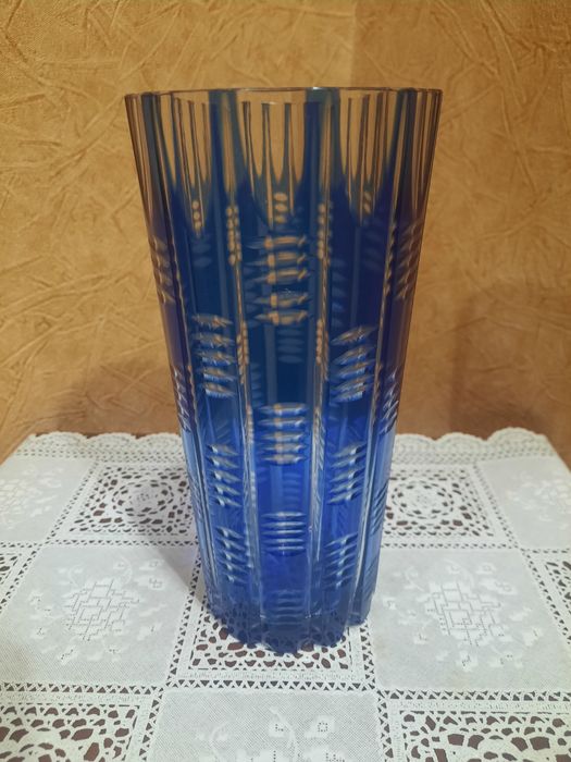 Красивая, редкая винтажная ваза , кобальтовый двухслойный хрусталь. За