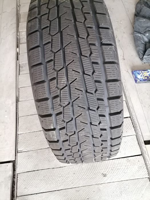 Продам шины Yokohama  новые размер 245/55/19