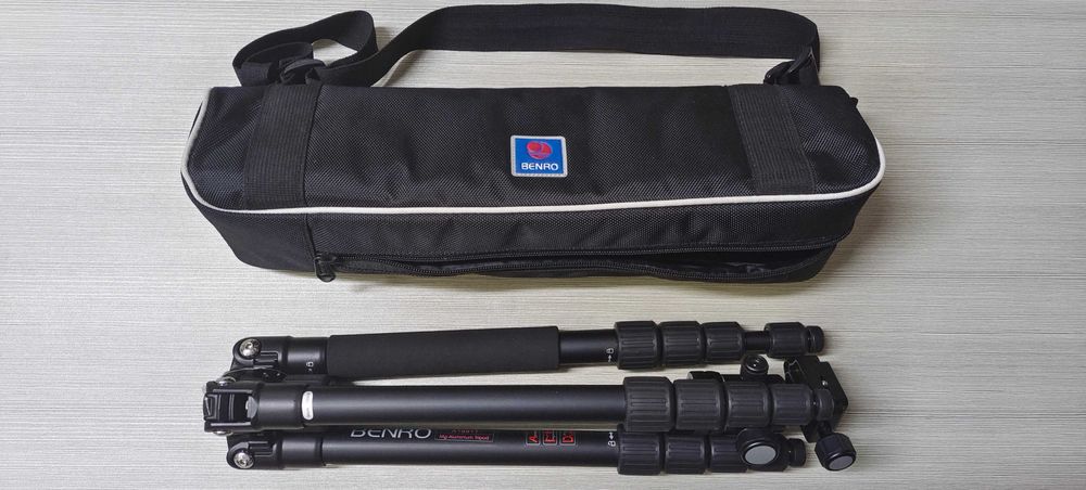 Штатив-монопод новый фирмы Benro