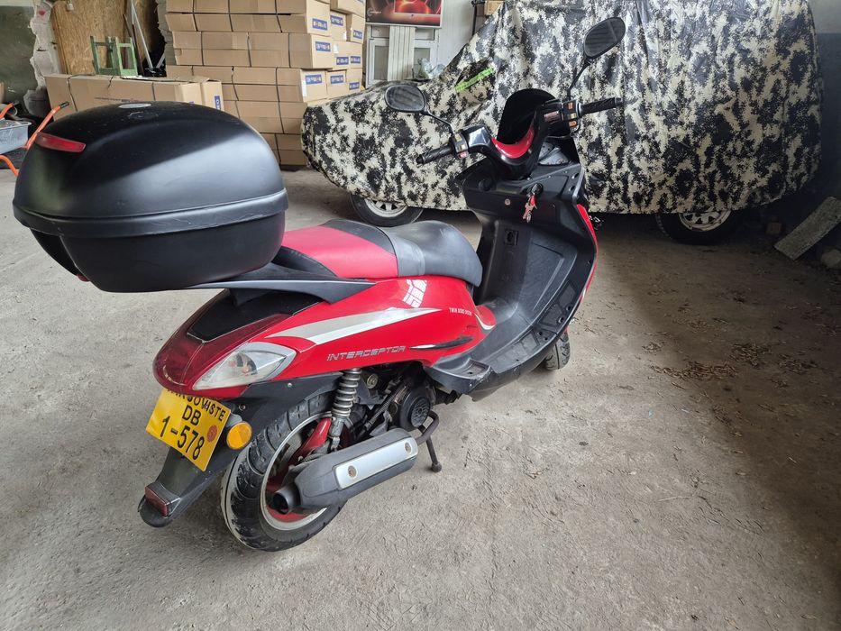 Vând scuter Znen Interceptor