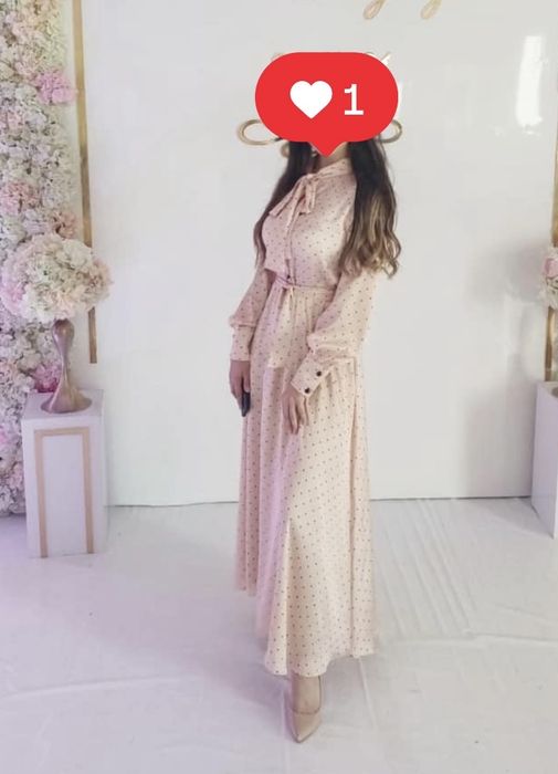 Платье макси персикового цвета