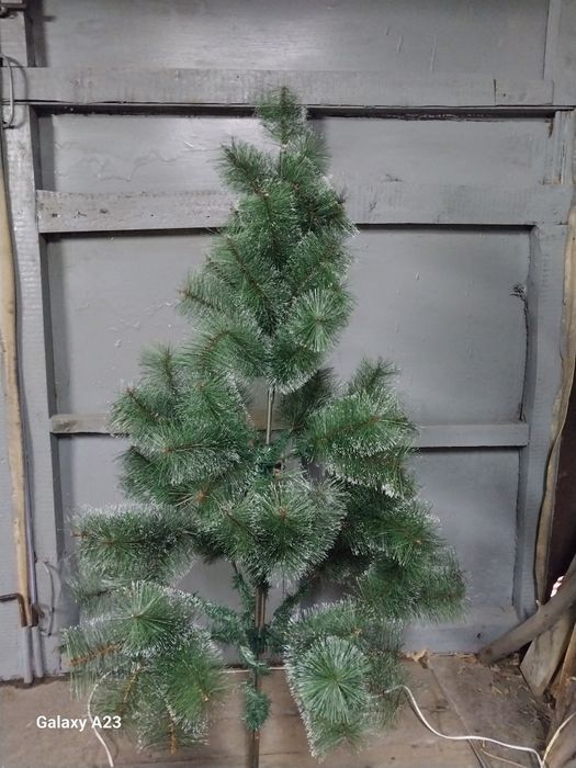 Продам ёлку искусственную