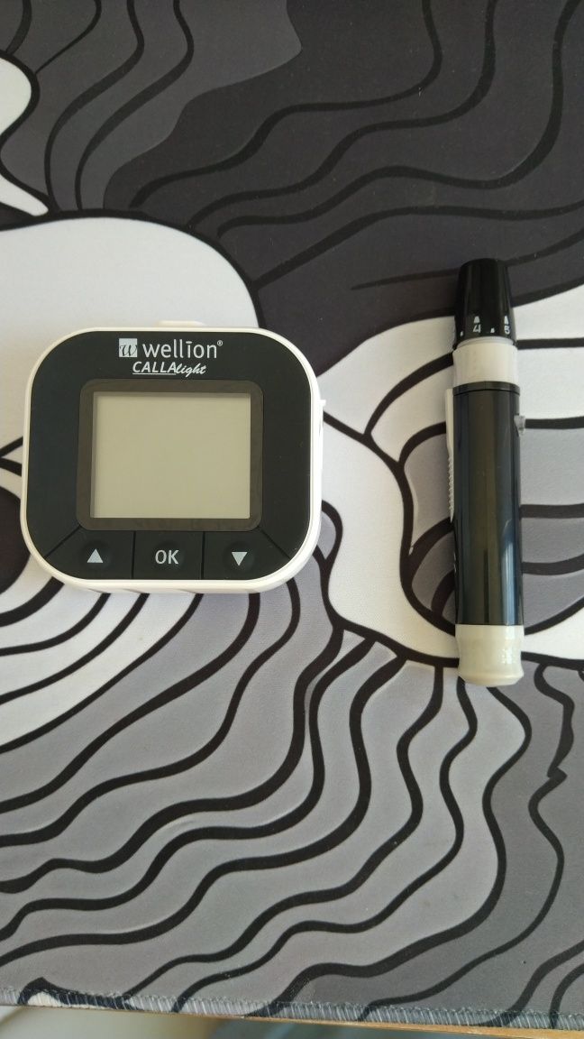 Комплект Глюкомер Wellion + подарък кутийка с иглички